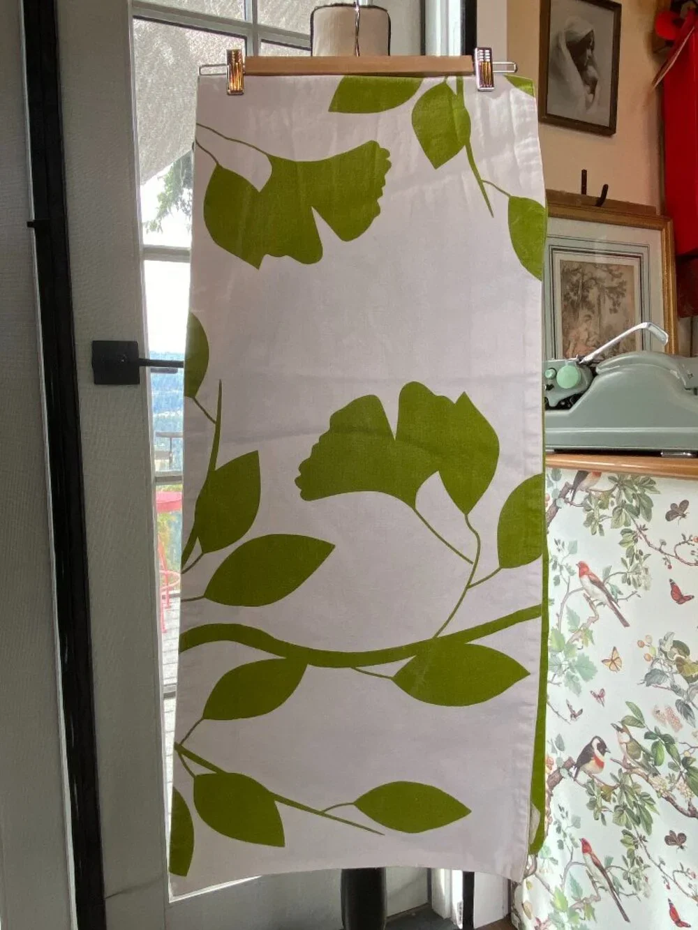 Vintage CB2 Green and White Gingko and Leaves 100% Cotton Table Runner 14